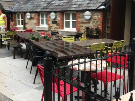 מלון טוויסטוק The Queen'S Head Wetherspoon מראה חיצוני תמונה